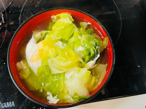 キャベツと卵の簡単コンソメスープ